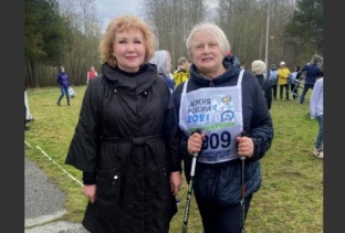 «Удачи на пути к долголетию!» Ирина Урванцева дала старт соревнованиям по скандинавской ходьбе в Сургуте