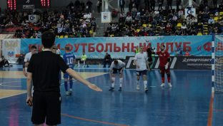 Сургутский мини-футбольный клуб «Факел» вышел в полуфинал чемпионата высшей лиги