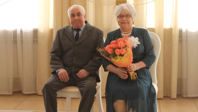 50 лет вместе! Сургутскую пару поздравили с золотой свадьбой