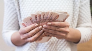 В Октябрьском районе сотрудница банка похитила более миллиона рублей с карт клиентов