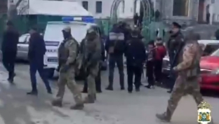 Около 150 иностранцев доставили в полицию после проверки в мечети Сургута
