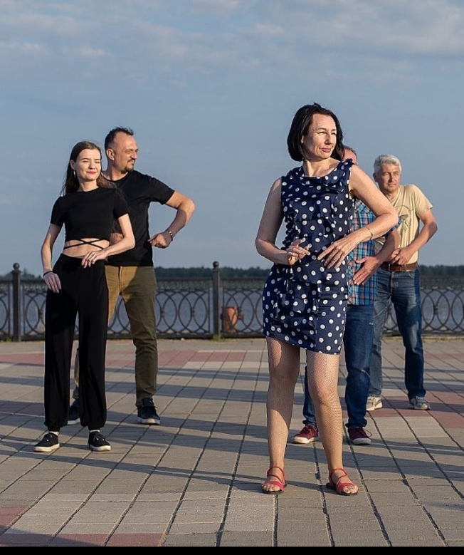 Танцевальный вечер на набережной Сургута