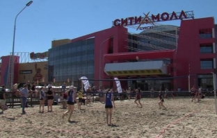 В Сургуте прошел городской турнир по пляжному волейболу