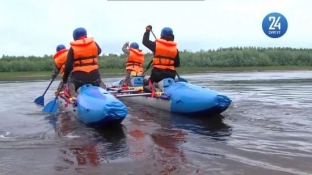 Молодежь Сургутского района устроила шестичасовой сплав по реке