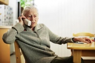 В Сургутском филиале ФСС разъяснили порядок оплаты больничного работающим пенсионерам старше 65 лет