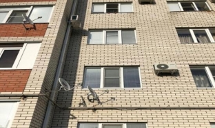 В Нижневартовске мужчина разбился насмерть, выпав из окна многоэтажки