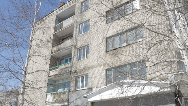 Ситуацию с аварийным домом на улице Мечникова Сургута взял на контроль ОНФ // ВИДЕО