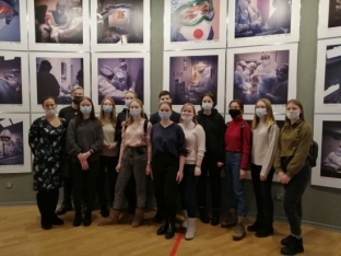 Ученики профильных классов Югры побывали на выставке «Красная зона»