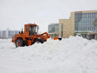 120 единиц снегоуборочной техники работает на улицах Сургута