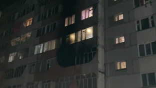 В Сургуте из-за пожара в многоэтажке эвакуировали более 80 человек