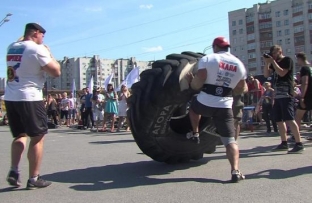 В Сургуте состоялись соревнования по силовому экстриму «Люди против машин»
