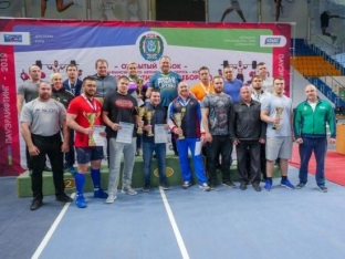 В Югре завершился открытый Кубок округа по пауэрлифтингу