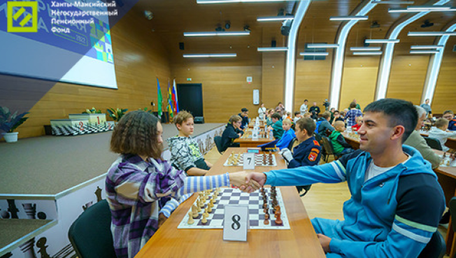 Ханты-Мансийский НПФ провел второй турнир по шахматам «Открытая игра»