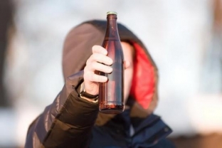 Продавщице из Нижневартовска грозит суд за продажу алкоголя несовершеннолетним