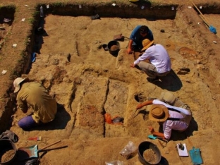 Во время раскопок в Югре было найдено около тысячи артефактов