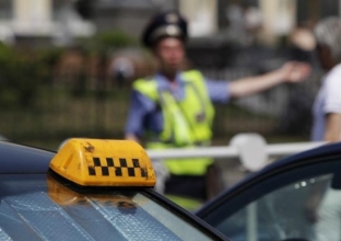 Таксист из Белоярского заплатит штраф за незаконную продажу алкоголя