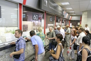 В России ограничат время ожидания в очереди в железнодорожные кассы