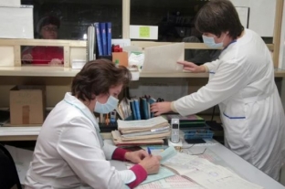 Акушерки и медсестры ФАПов Югры смогут участвовать в программе «Земский доктор»