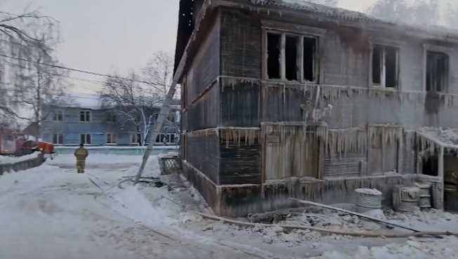 В Березово выросло число погибших во время пожара в многоквартирном доме