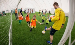 Московские футболисты научат югорских детей играть