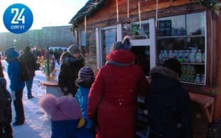 Праздник продолжается. Ярмарочные домики на центральной площади Сургута будут открыты до конца января