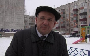 Председатель комитета по социальной политике думы Югры осмотрел дворы Сургута