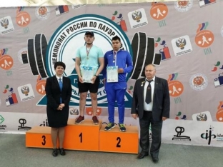 Югорчане завоевали три медали на чемпионате и первенстве России по пауэрлифтингу