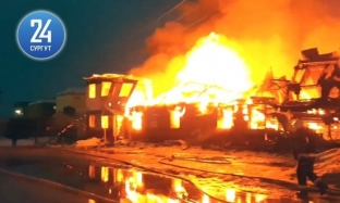 Сгорело как спичка. В Сургуте в крупном пожаре пострадали 7 человек, они выпрыгивали из окон, чтобы спастись