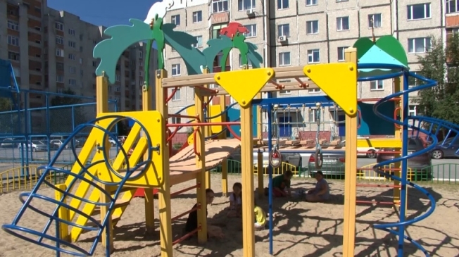 В Сургуте три детские площадки непригодны для эксплуатации