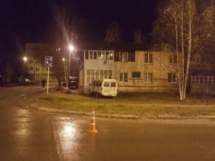 В Урае водитель на автомобиле ГАЗ врезался в жилой дом
