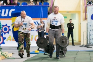 Сургутские стронгмены стали вторыми в командном турнире по силовому экстриму