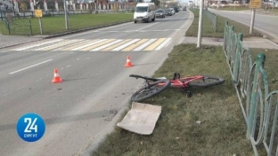 В Сургуте водитель «Тойоты» сбил велосипедиста. Пострадавший в реанимации