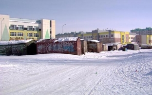 Власти Сургута заставляют жителей убрать свои гаражи в 24 микрорайоне