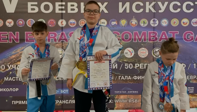 Сургутские спортсмены привезли 16 медалей с Кубка России по адаптивному тхэквондо