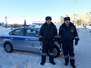 Во время аномальных морозов югорские госавтоинспекторы спасли 38 водителей