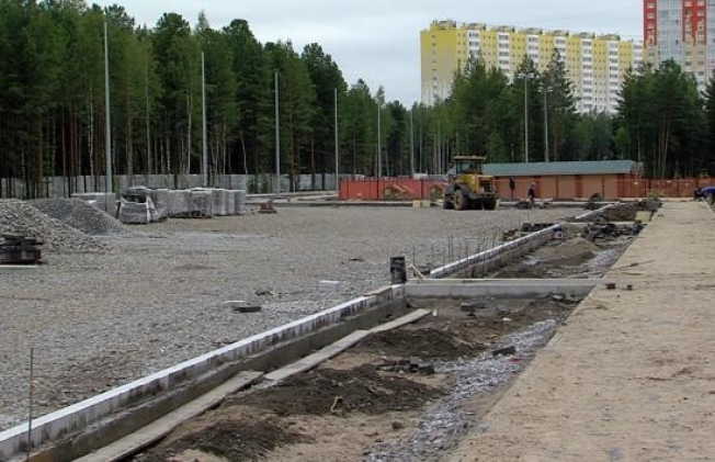 Сургутяне попросили учесть их пожелания при строительстве дороги к школе в 38 микрорайоне
