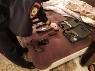 Полицейские Сургута задержали торговца оружием