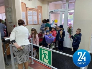 Коронавирус не помешал сургутским школьникам начать учебный год в привычном формате