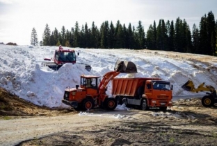 В Ханты-Мансийске идут работы по формированию лыжной трассы
