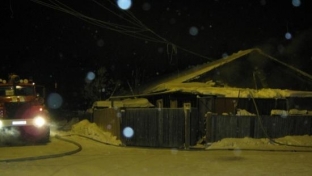 В пожаре на сургутской даче погибла 13-летняя девочка