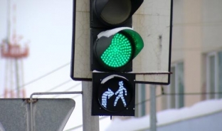 В Сургуте на некоторых светофорах появились дополнительные секции. Что они означают?