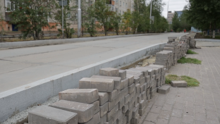 Глава Сургута проверил, как идет ремонт внутриквартальных проездов в городе