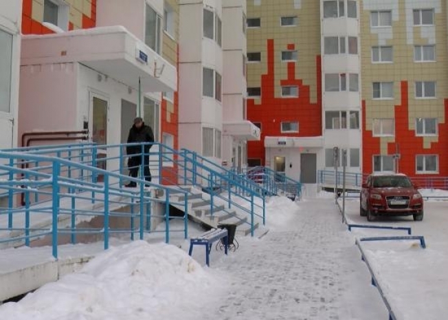 Выселять или идти навстречу? Жильцы арендного дома в Сургуте задолжали несколько миллионов рублей