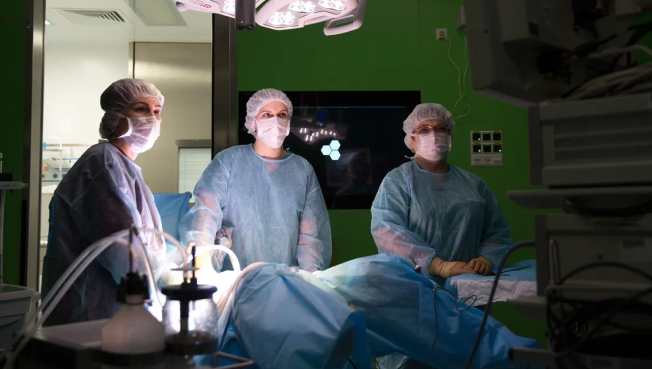 Сургутские хирурги избавили пациентку от огромной опухоли