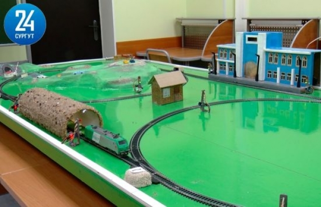 Студенты кафедры автоматики и компьютерных систем СурГУ разработали модель «умной» железной дороги