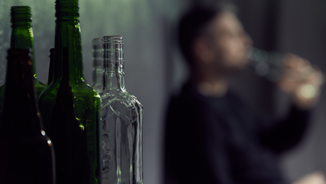 С начала года у сургутских предпринимателей изъяли 800 литров незаконного алкоголя