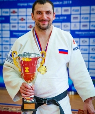 Югорский спортсмен стал чемпионом мира по универсальному бою