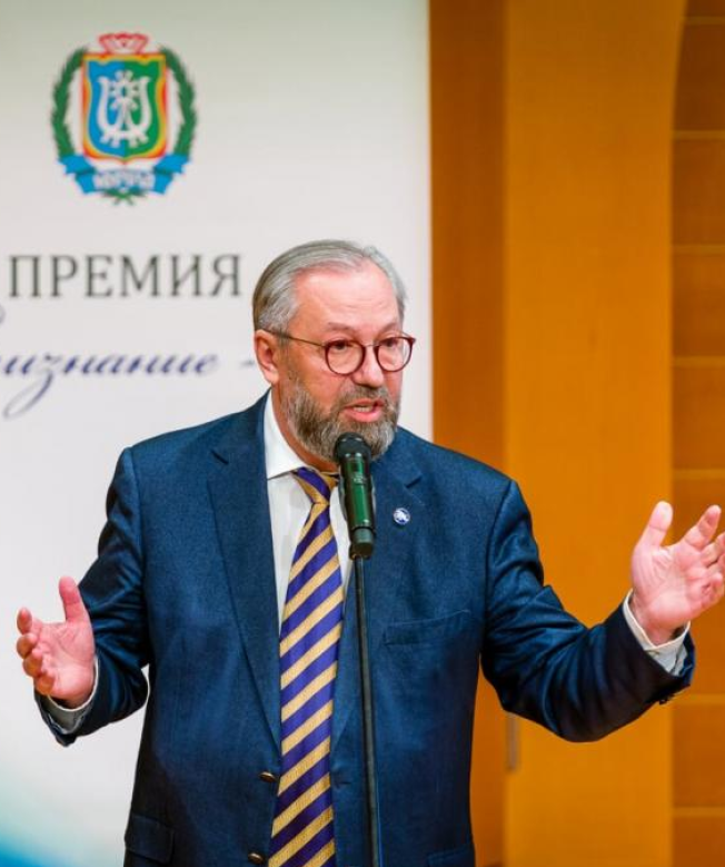 Директор Сургутской филармонии стал почетным гражданином Югры