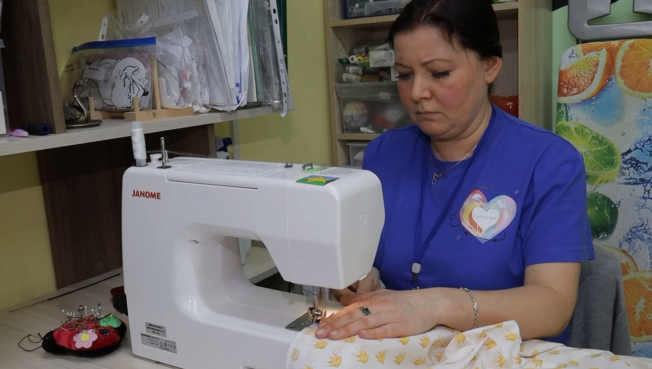 В четырех поселениях Сургутского района работают цеха по производству текстиля и вязаных изделий для жителей Донбасса