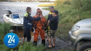 В Сургуте спасатели достали из воды тело утонувшего подростка. Мальчик не умел плавать